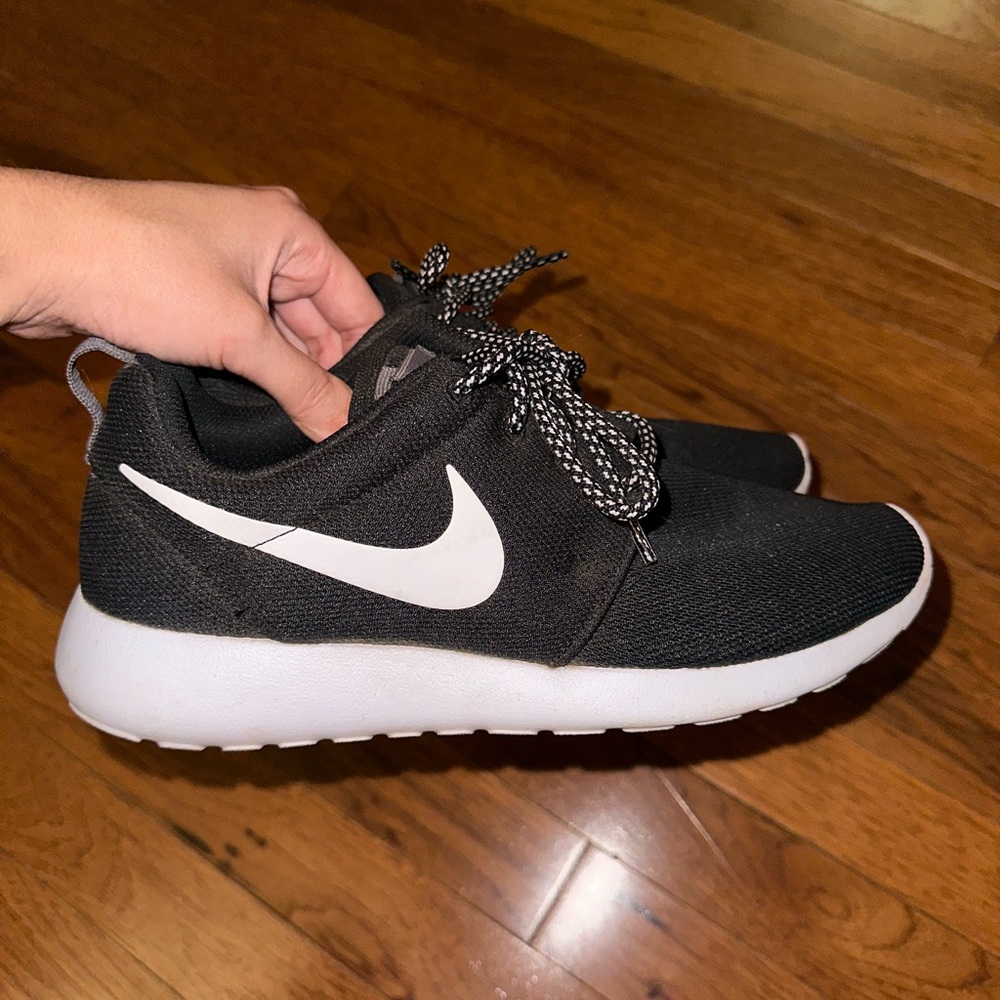 Nike Roshe One, Black and White, Women Size 8.5